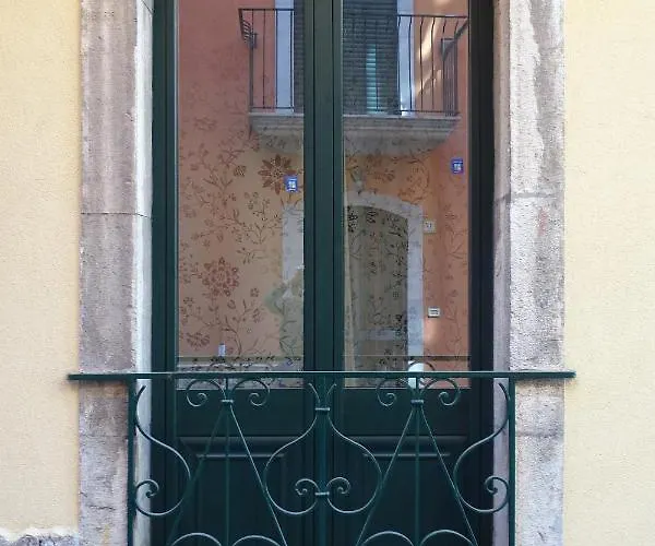 A Mennulara, Centro