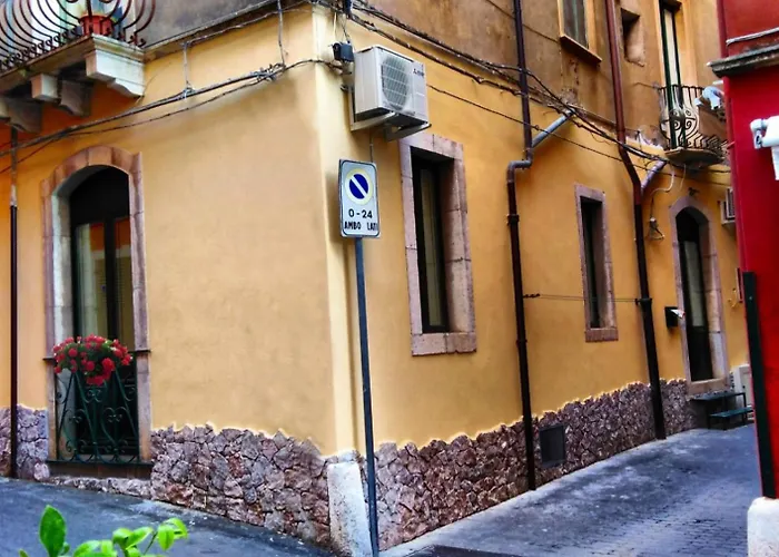 A Mennulara, Centro Taormina
